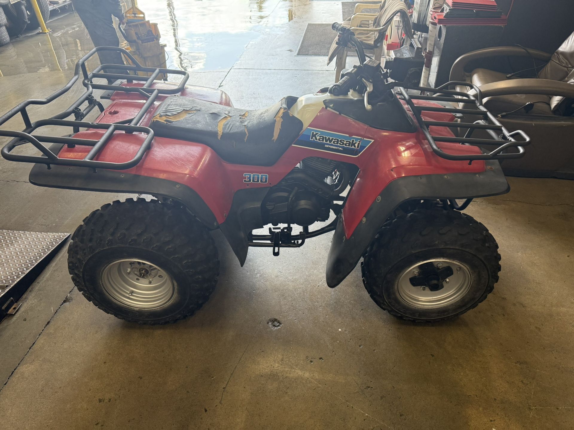 Kawasaki Bayou 300