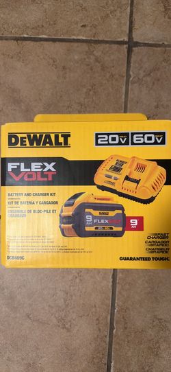 Dewalt Battery and Charger Kit 9AH