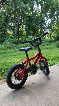 Kids 12 inch bike - with training wheels