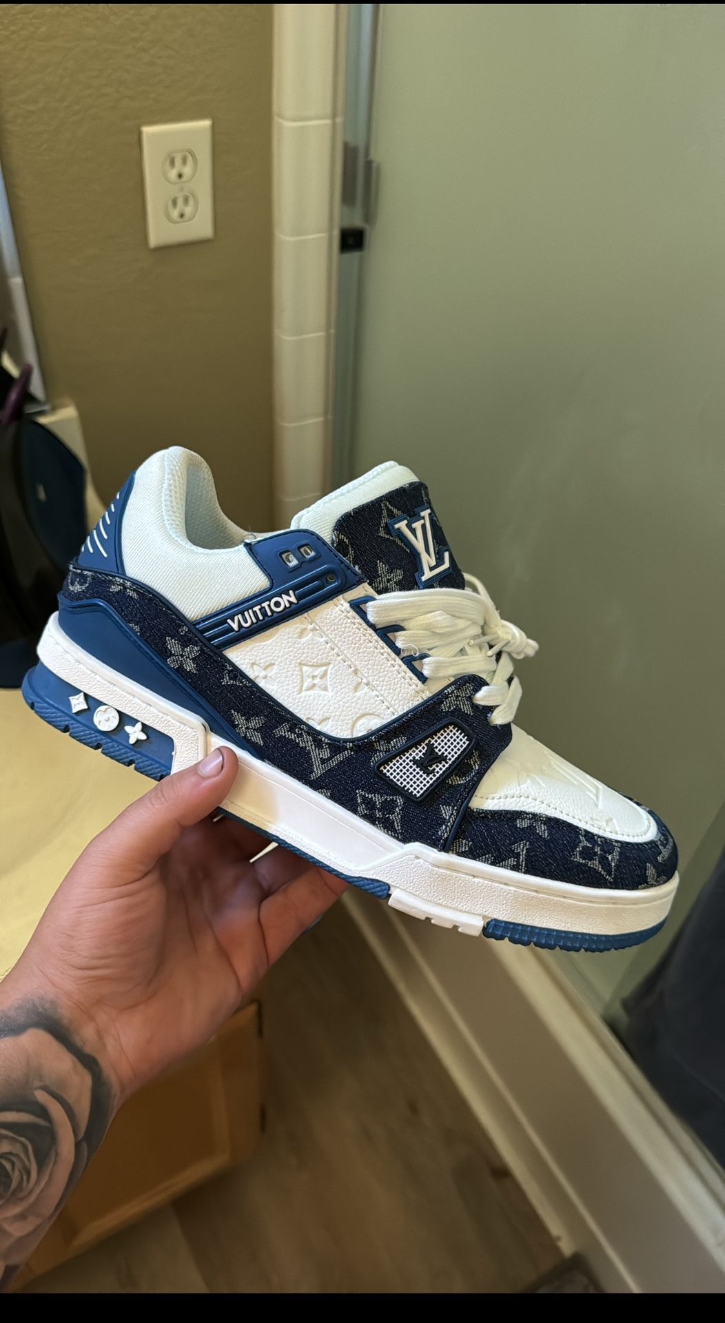 Louis Vuitton Sneakers