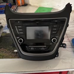 2015 Hyundai Elantra Stock Radio