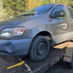Toyota Sienna For Parts