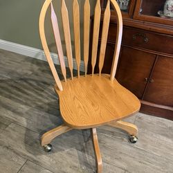 Solid Wood Swivel Desk Chair w/ Wheels – Vintage Style
