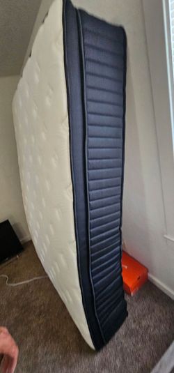 Queen mattress (14inch)