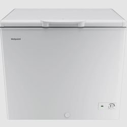 Hotpoint 8.8 cf Chest Freezer
