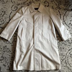London Fog’s “London Towne” Size 40 Men's Beige Luxury Trench Coat 