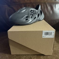 Yeezy Foam Runner Onyx 