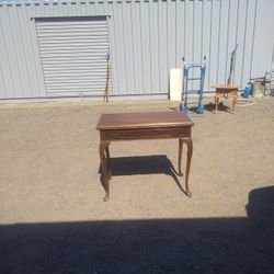 Vintage Expandable 3 Leaf Table