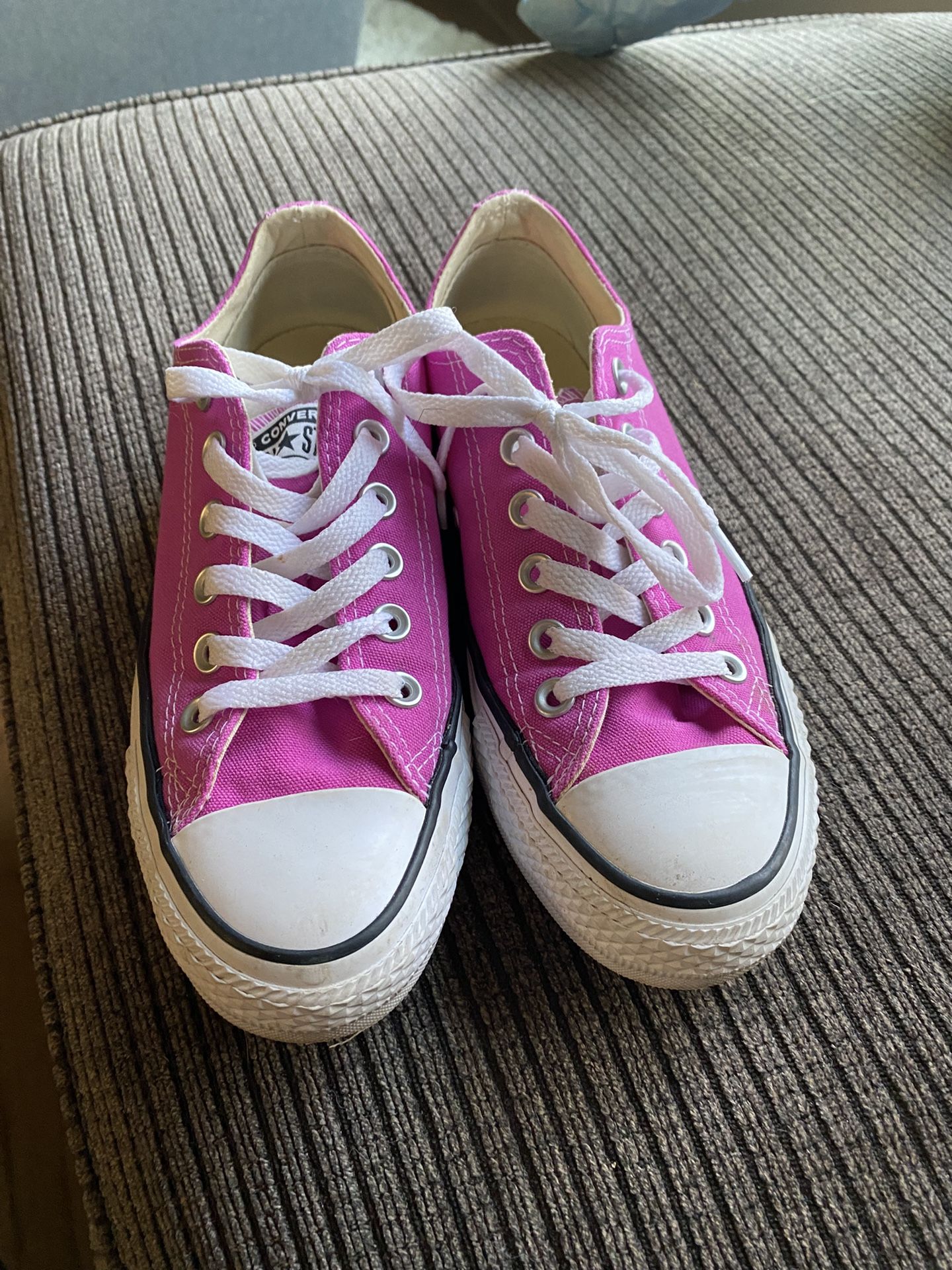 Converse Size 6.5 Women’s