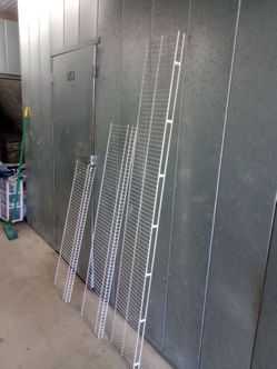 Wire shelving