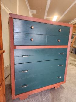 Mergel mid century 5 drawer dresser