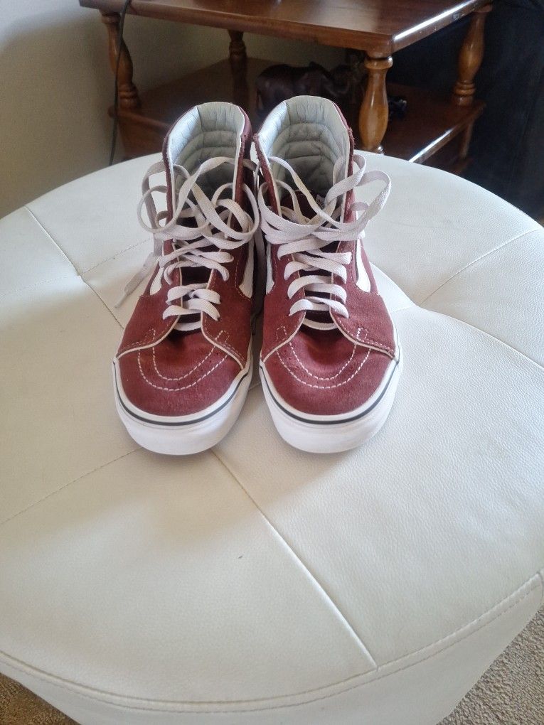 Van Tennis Shoes Size 8.5 Women 7 Men