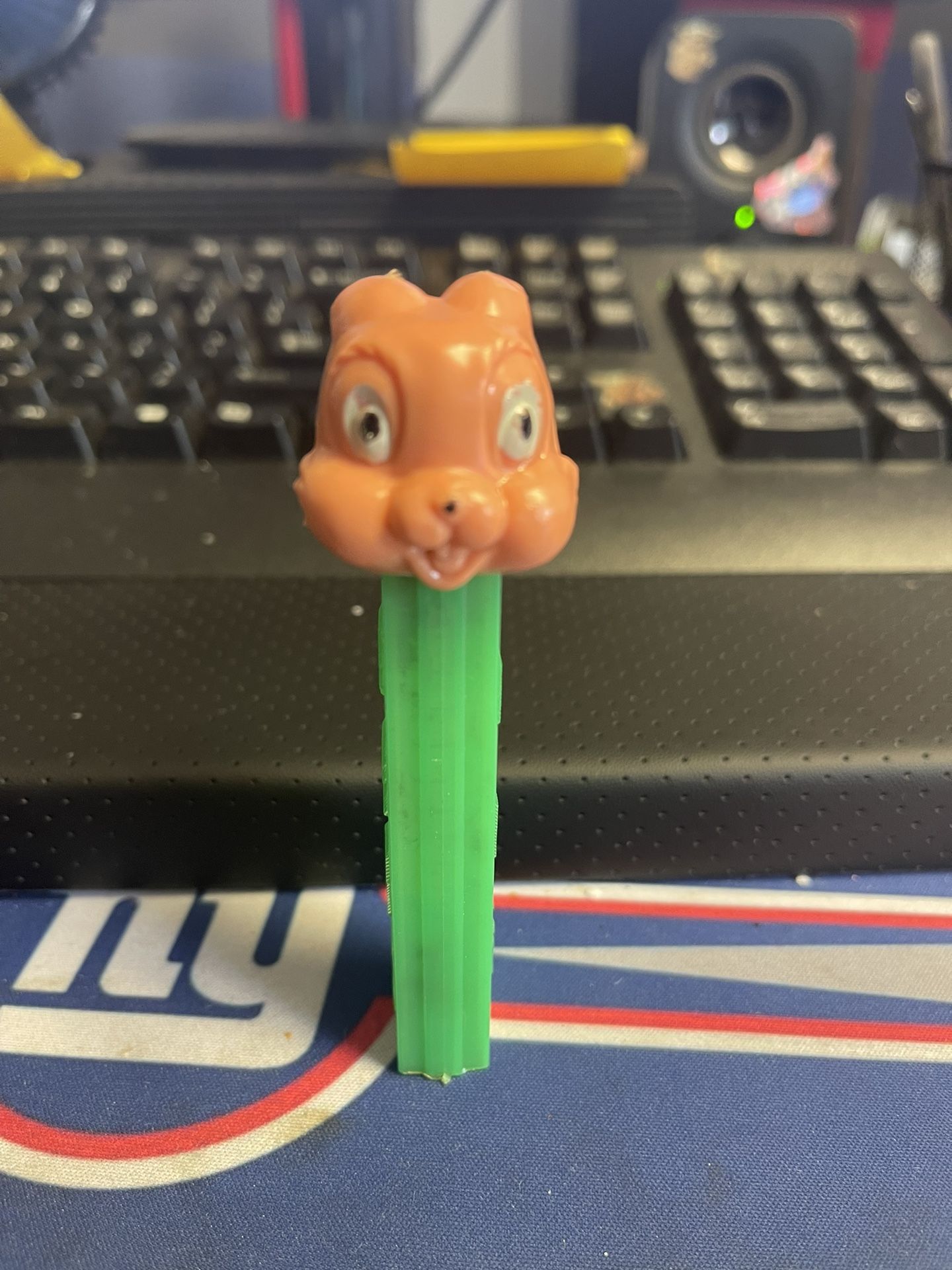 Very Rare White Marbleized Thumper Pez Dispenser Pat#3.4 No Feet