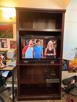 SELLING FAST Dark brown wood bookshelf 6ft x 2ft 10inch
