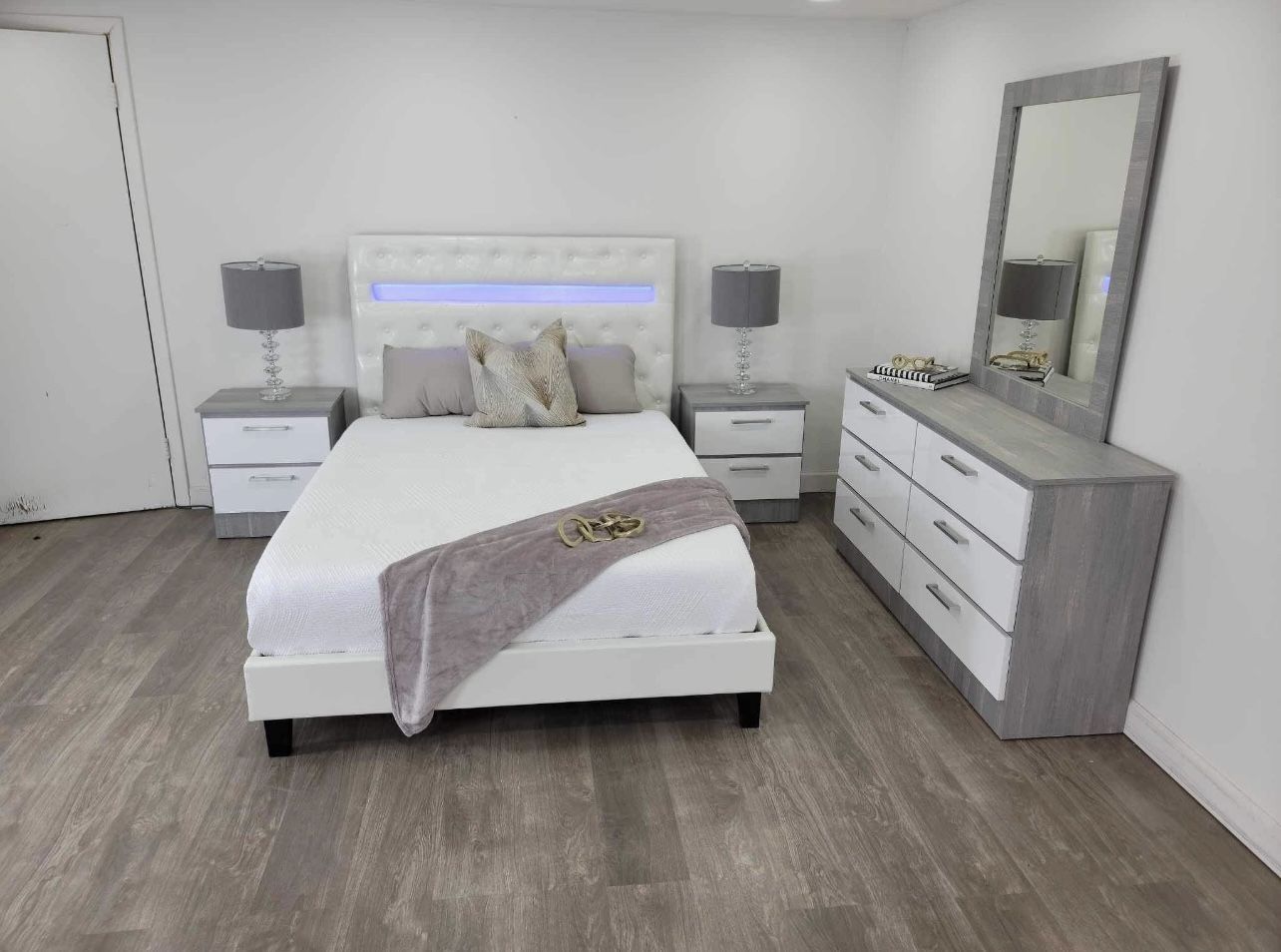 Bedroom Set . Stylish And Comfort For Your Home ! Juego De Cuarto ¡ Estilo Y Comodidad Para Su Hogar !