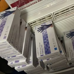 👋❤️👋$$$60 for 7 boxes (no I don't sell single boxes ) theres many available medium and  xlarge. — and a few Large medical powder free gloves- thats 