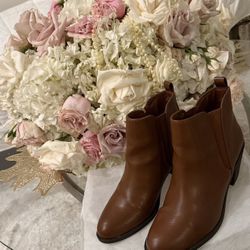 Women boots size 7.5