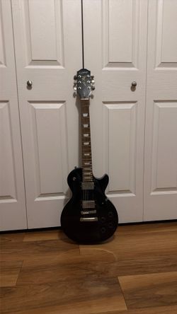 Epiphone Les Paul Studio Black And Black Catalyst 60 Amp (Comes With Cables)