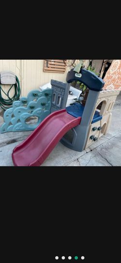 (FREE) Kids outdoor playground slide playhouse