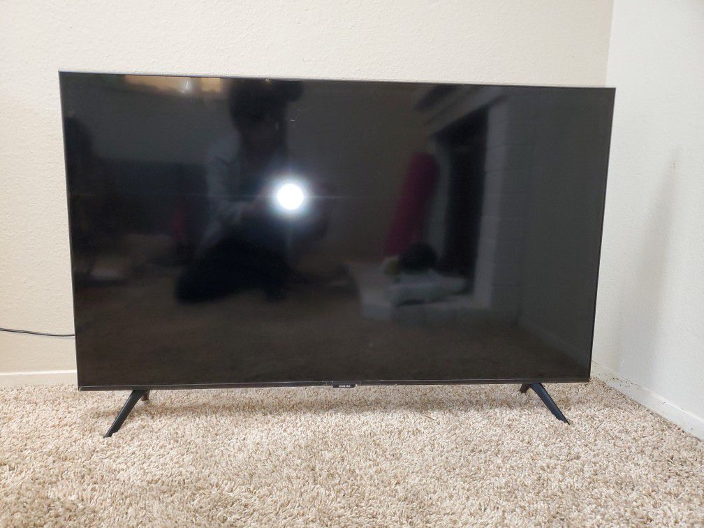 43" LED Samsung Smart Tv With Or Without Full Motion Mount