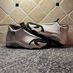 -Jordan 14 “Black Toe” -Size 9.5M -Rep Box -Used -Shipping available -Dm for more info