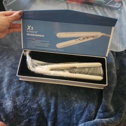 Hair Flat Iron New In Box