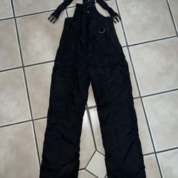 Snow boots and overall