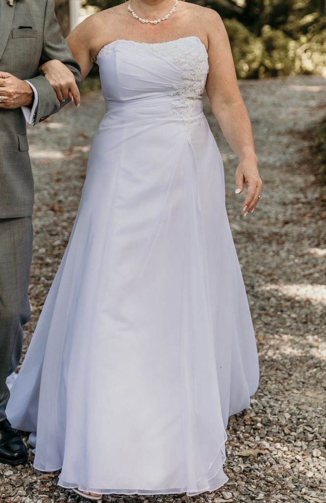 David's Bridal Wedding Dress Size 14