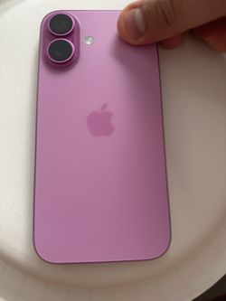 Selling iPhone 16 128GB Price Firm Any Carrier Unlocked or International in Very Good Condition