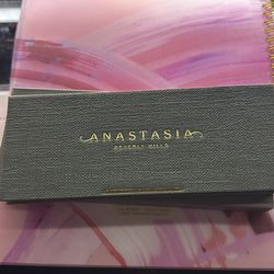Anastasia beverly hills eye shadow palette