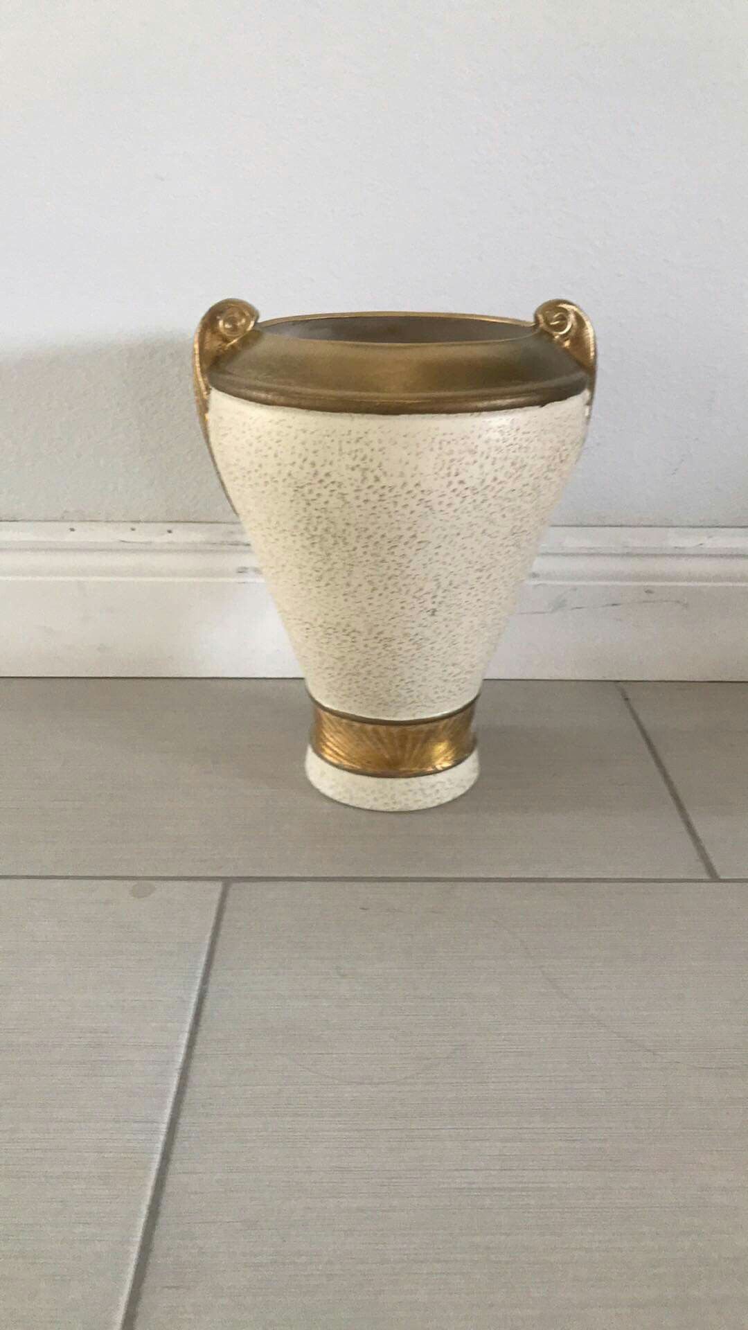 Decorative vase size 13 inches high