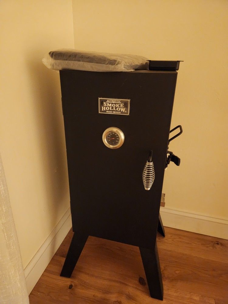 Authentic Smoke Hollow Wood Smoker Never Used for Sale in Germantown MD OfferUp