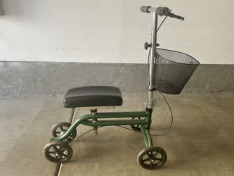 Knee Scooter-steerable