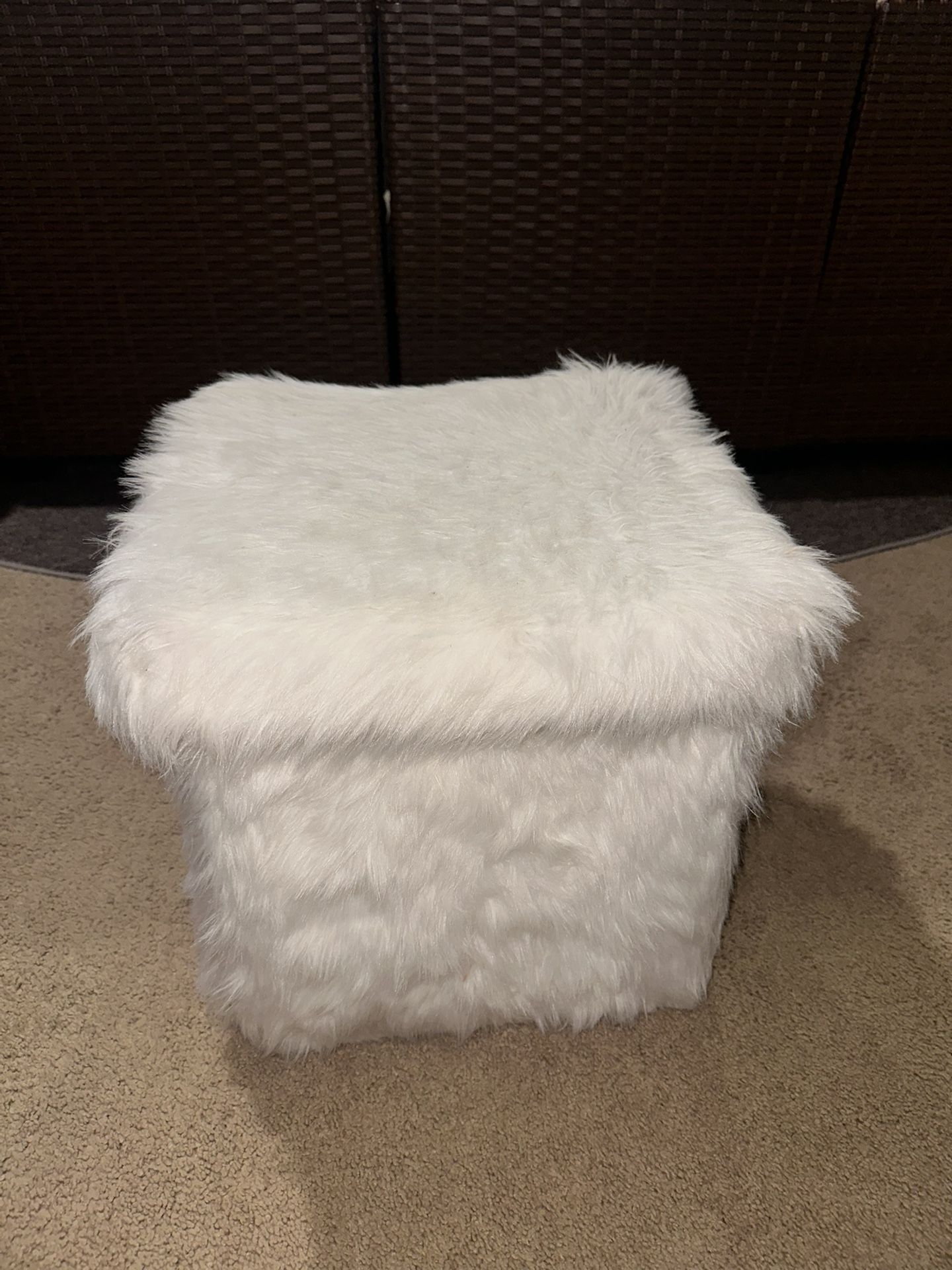 New Urban Shop Faux Fur White Collapsible Storage Ottoman Home Organizer 