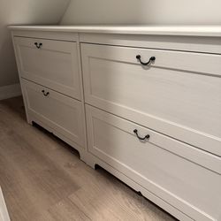 White 6-Drawer Dresser / Chest – Solid & Spacious