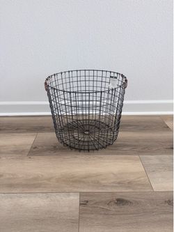 Storage basket