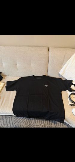Prada t shirt size large new with tags