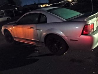 2000 Ford Mustang