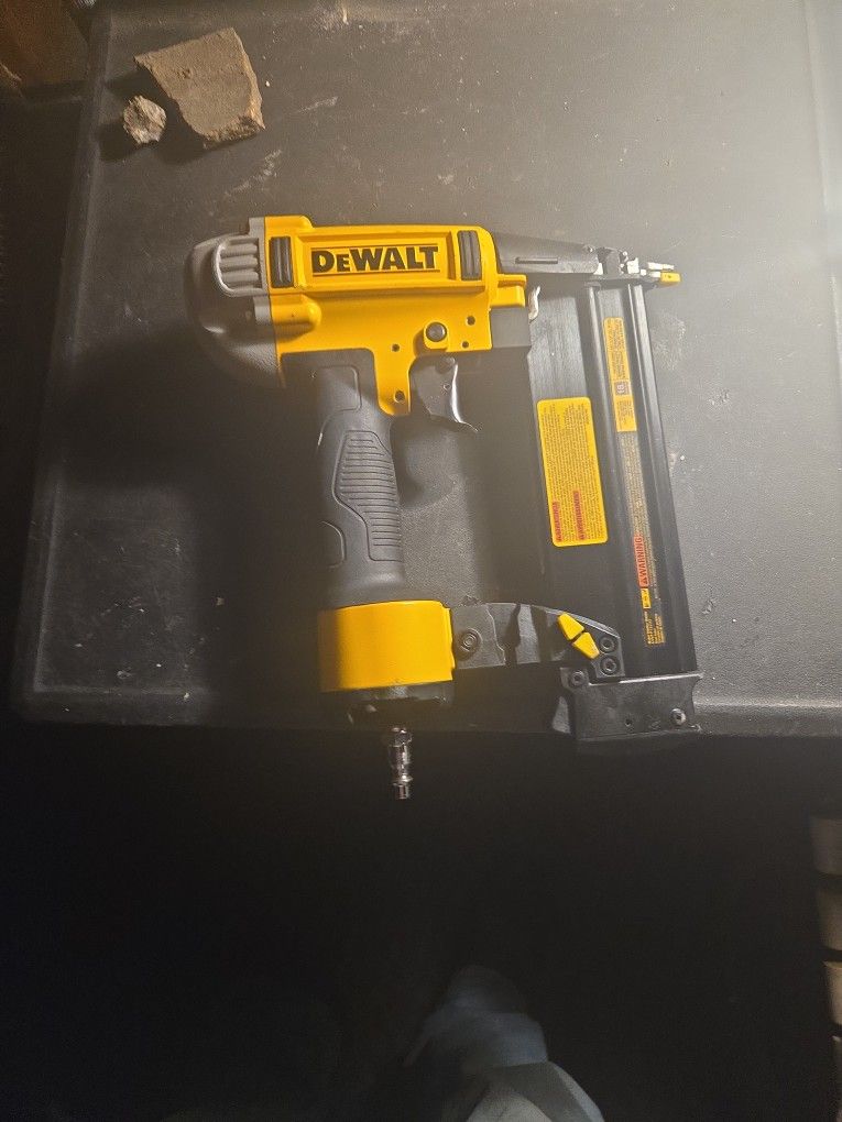 Dewalt Brad Nailer