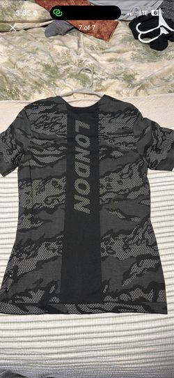 Men’s lululemon t shirt - size small