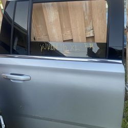 2016 gmc yukon back passenger door (parts)