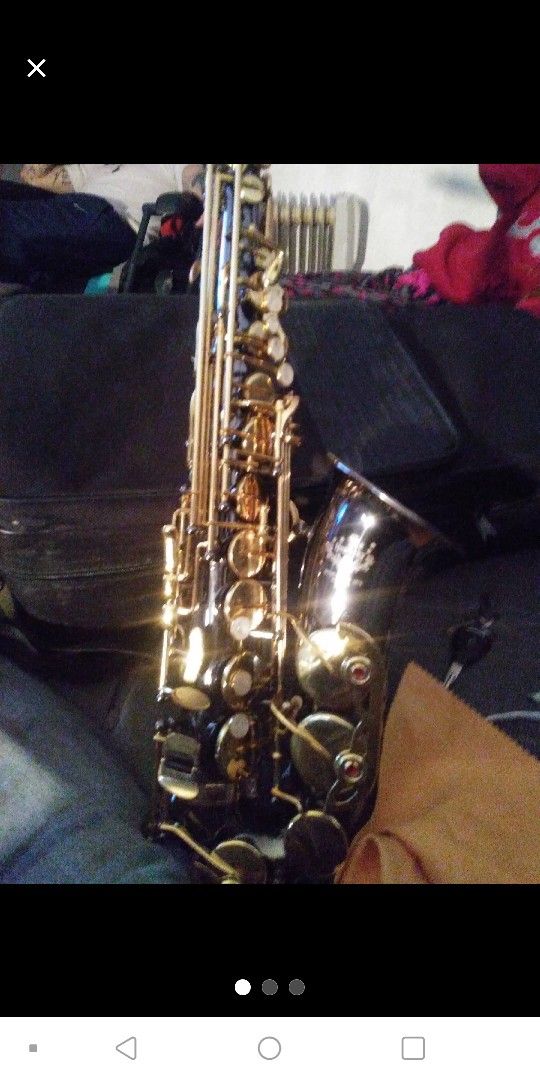 Henlucky Saxophone In Great Shape Includes Case