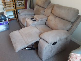 BRAND NEW DOUBLE RECLINER. Purchased wrong color Paid $650 asking $500 obo