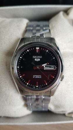 Seiko 5 Authentic 