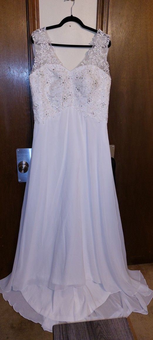 Wedding Dress Size 16P Plus Extras