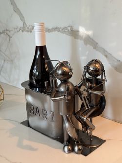 Handmade Stainless Steel Wine Bottle Holder & Bar Figurine Stand – Unique Bartender Couple Décor
