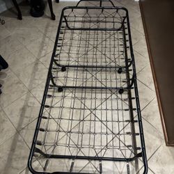 Twin Bed Foldable Metal Spring Bed ..Roll Away Bedframe 75“ X 31“ X 10“ Tall 