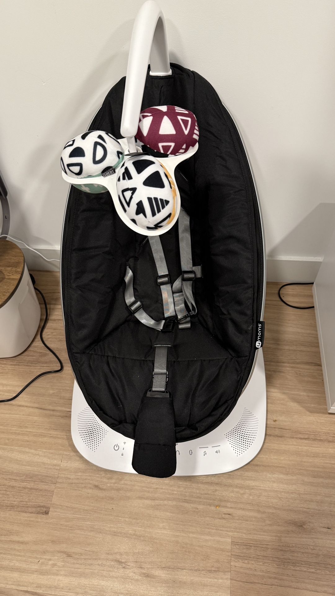 4moms mamaRoo® multi-motion baby swing
