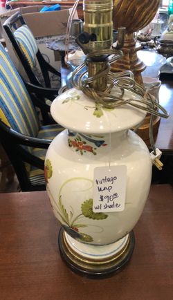 Vintage lamp with shade included