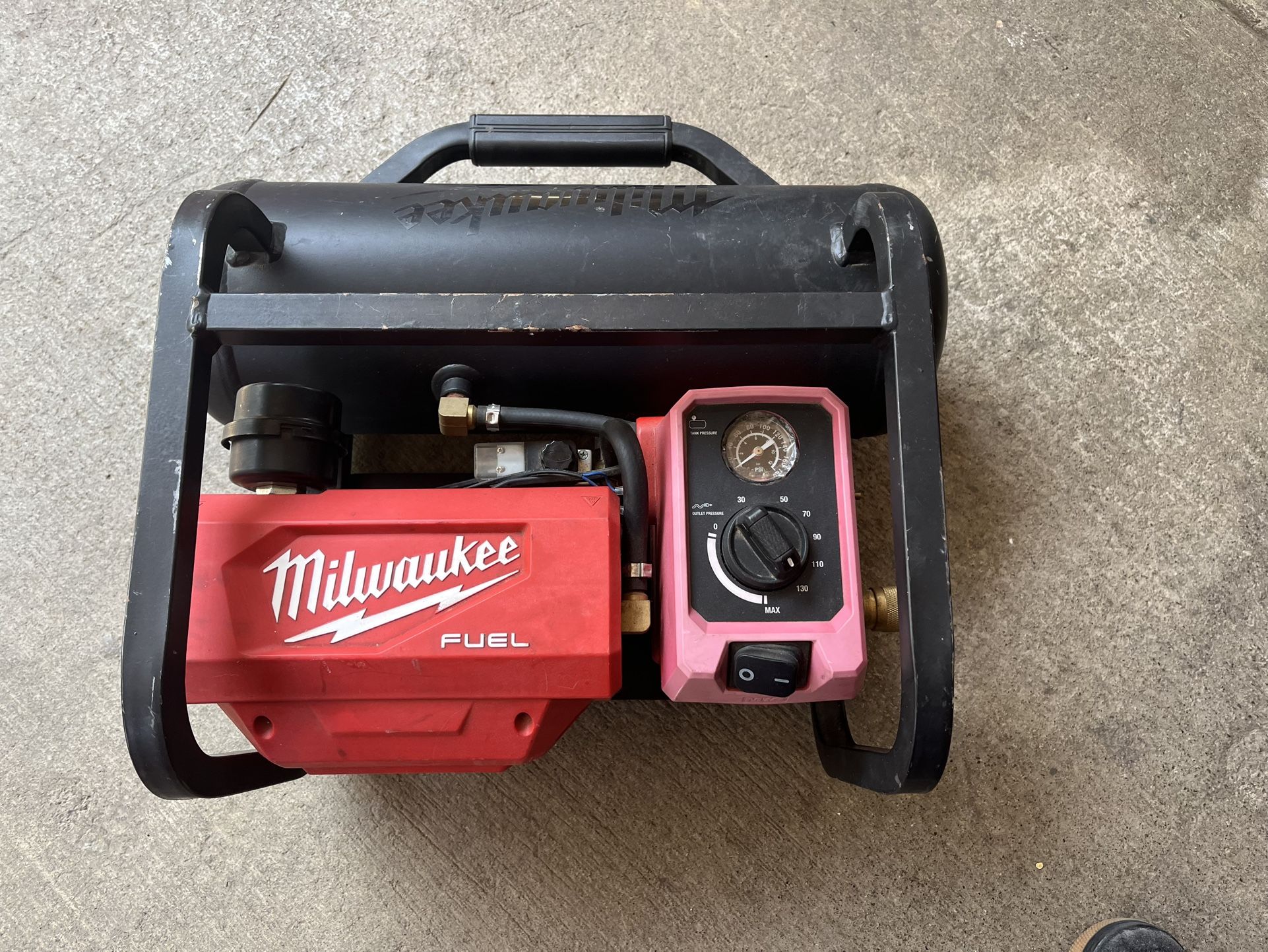 Milwaukee Air Compresor